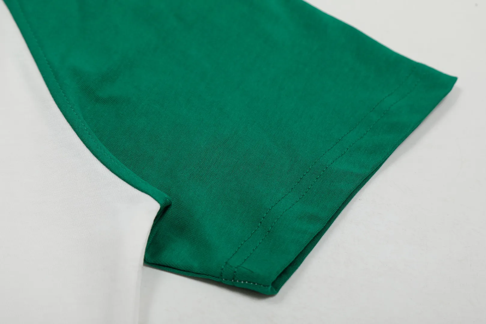 vivienne west wood The Queen Mother of the West Vivienne Saturn Raglan Color Block Short Sleeve VIVI 156# new fabrics have been washed twice at high temperature machine + water. It is the only one in the entire network that achieves 0 shrinkage. The Solona thread is arranged. The threaded neckline does not deform. It is tight and dense. Welcome to compare. The full range of correct accessories. Every detail is completely restored and can be stretched directly.